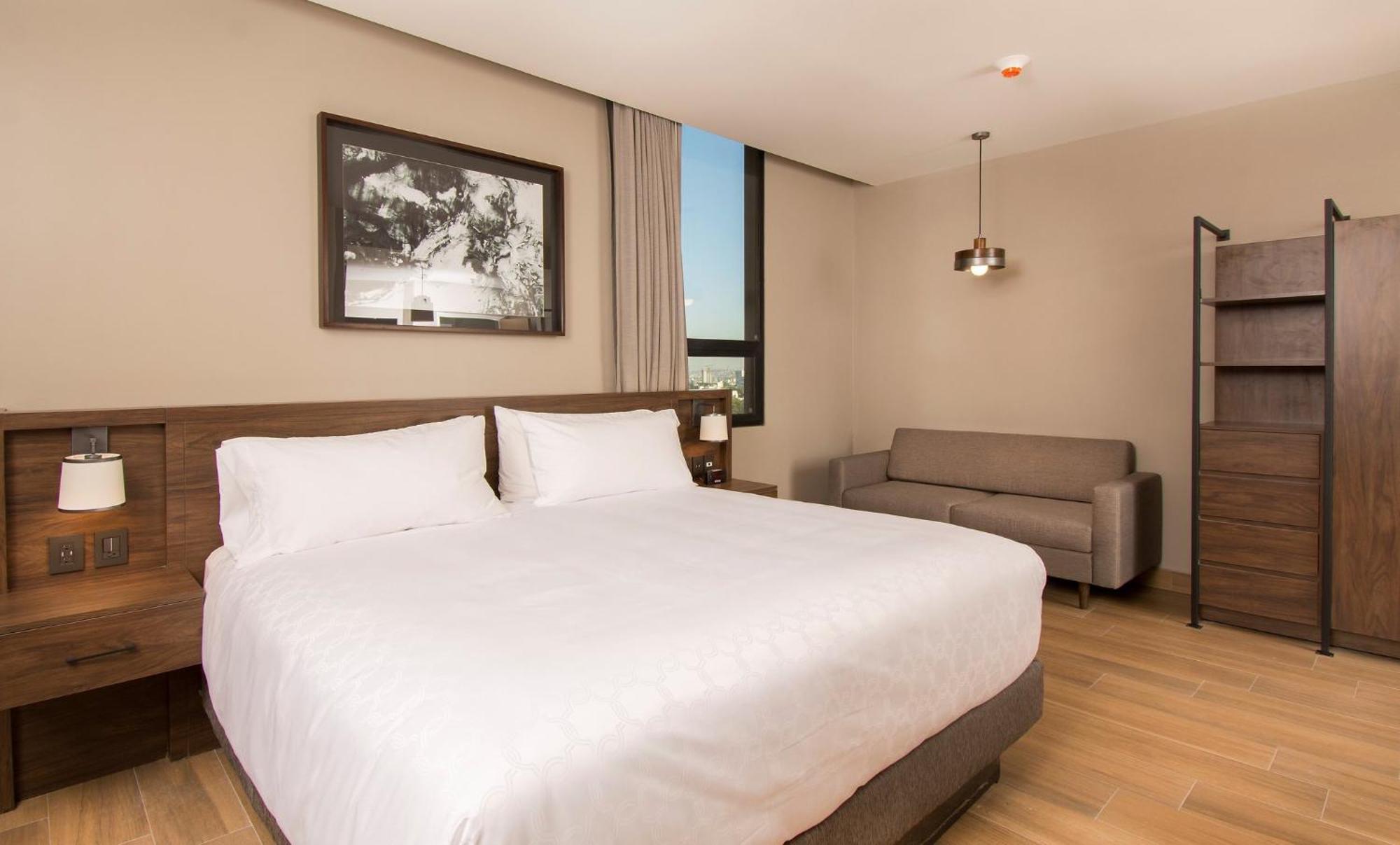Staybridge Suites - Guadalajara Novena By Ihg Dış mekan fotoğraf