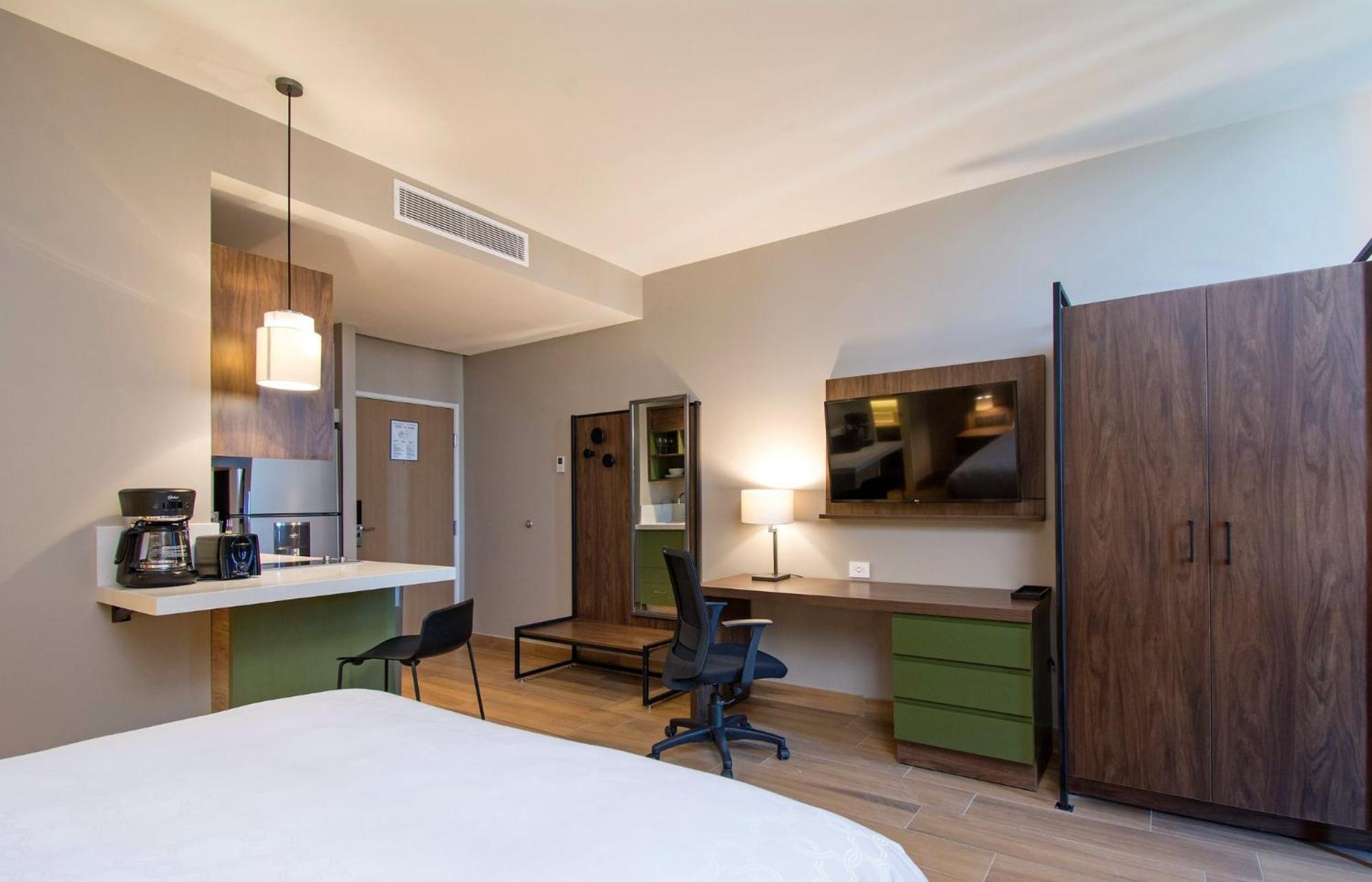 Staybridge Suites - Guadalajara Novena By Ihg Dış mekan fotoğraf