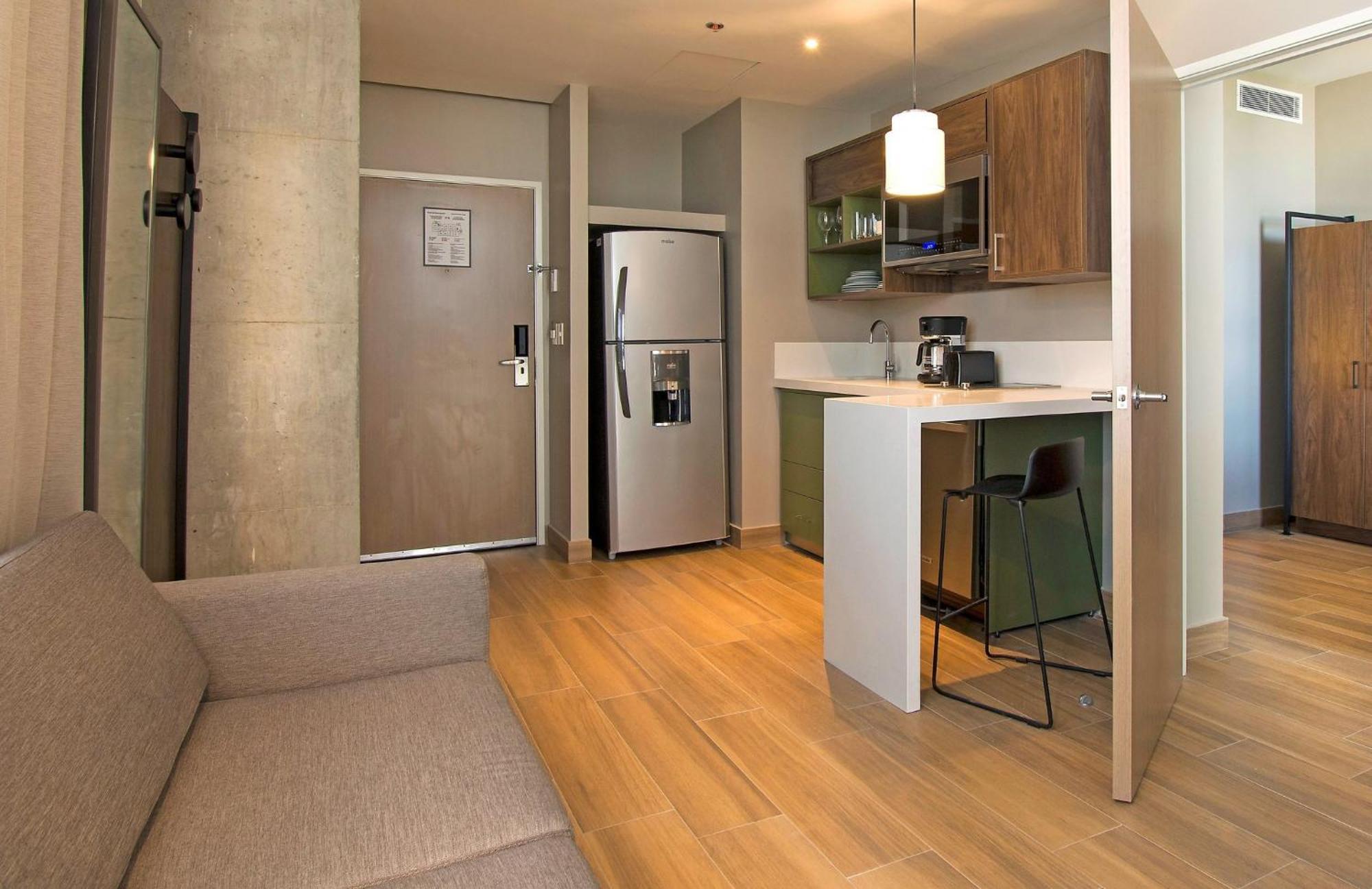Staybridge Suites - Guadalajara Novena By Ihg Dış mekan fotoğraf