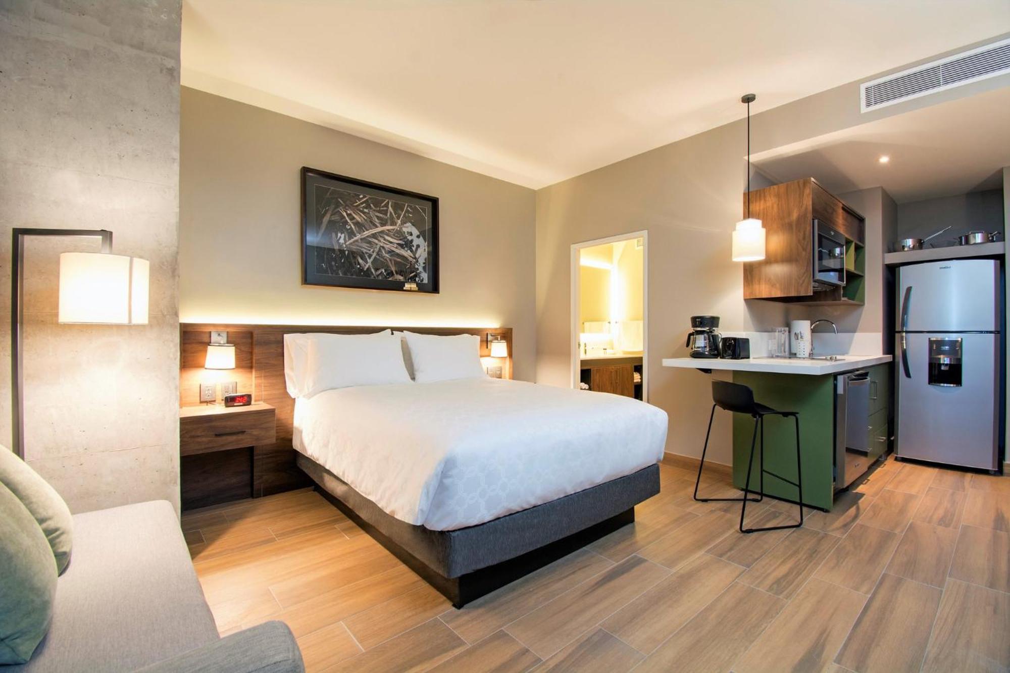 Staybridge Suites - Guadalajara Novena By Ihg Dış mekan fotoğraf
