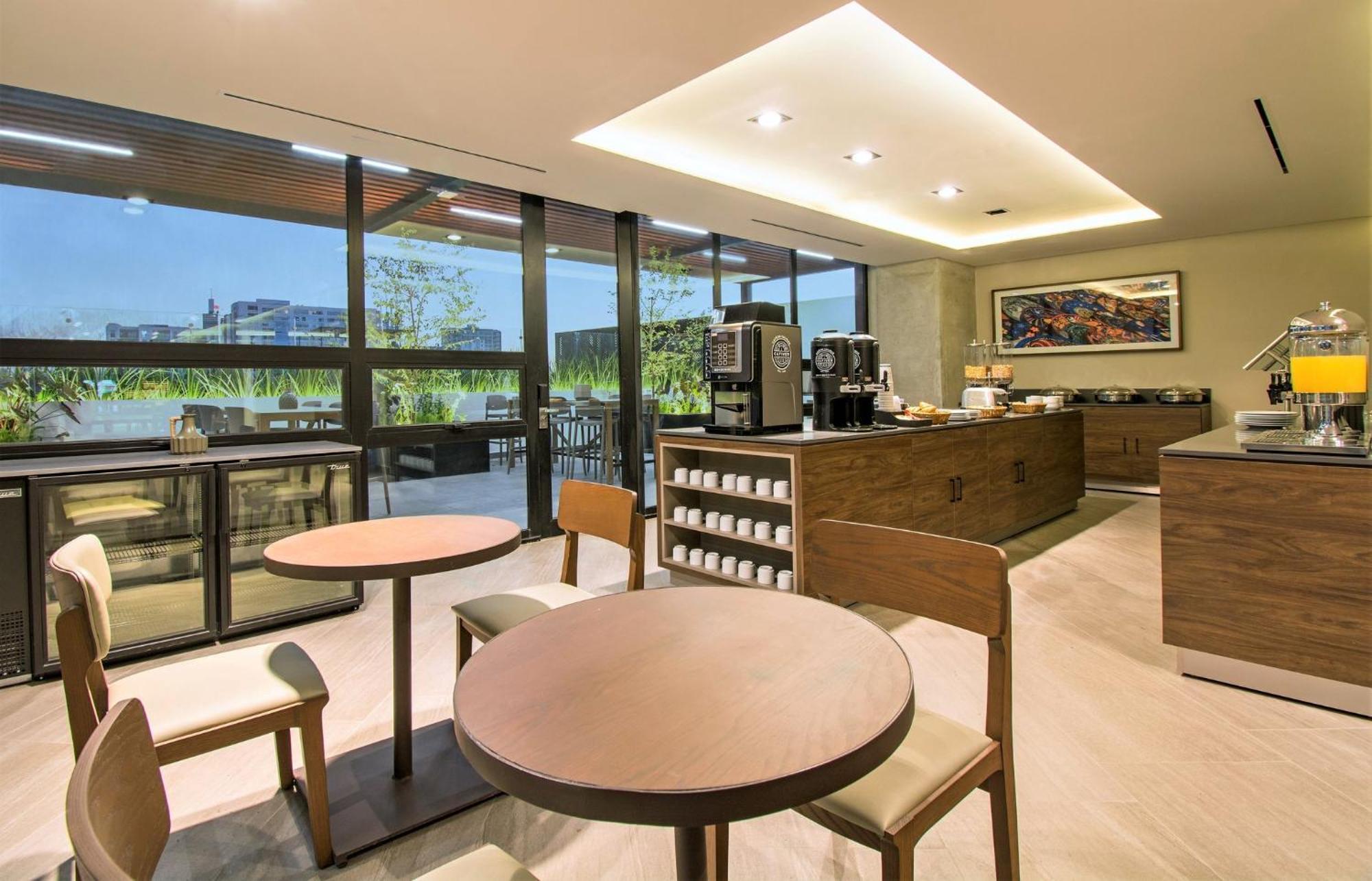 Staybridge Suites - Guadalajara Novena By Ihg Dış mekan fotoğraf